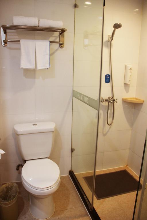 Hanting Hotel Shanghai South Railway Station Luoxiang Road Branch Hotel