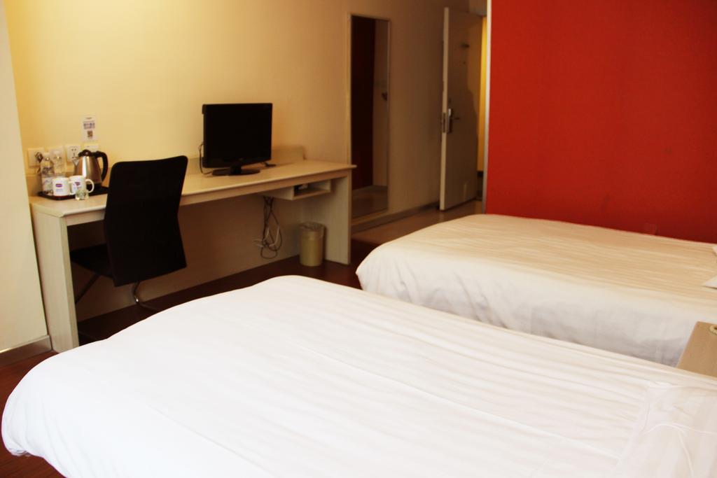 Hotel Hanting South Railway Station Luoxiang Road Branch