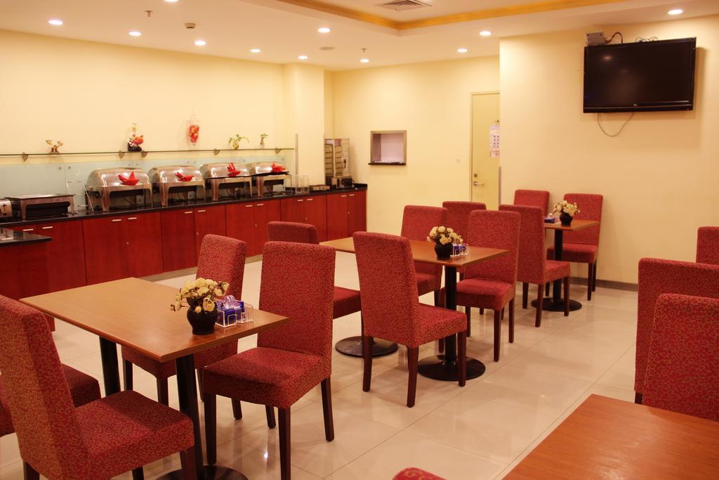 Hanting South Railway Station Luoxiang Road Branch Hotel 2*